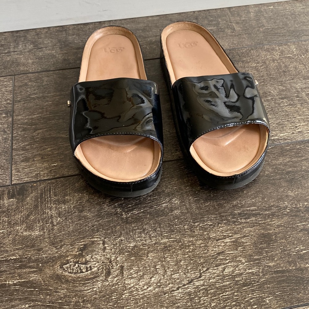 UGG Jane Sandals